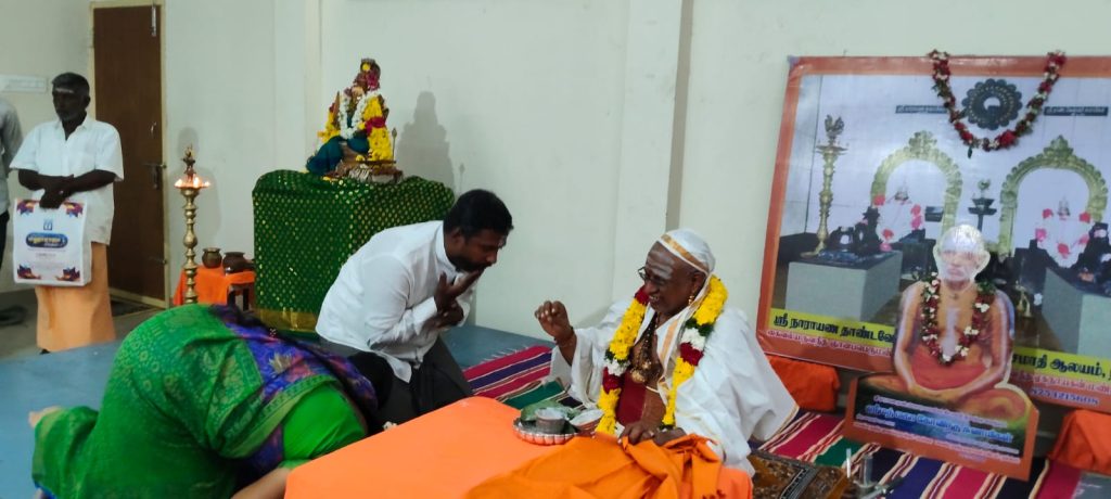 திருவாரூர் மாவட்டம் நன்னிலத்தில் உள்ள கைவல்ய நவநீத ஏகநாயகன் தியான மண்டபத்தில், பெரியபுராணத் தொடர் சொற்பொழிவு தொடக்க விழா கடந்த ஏப்ரல் 17-ஆம் தேதி வெள்ளிக்கிழமை மாலை மிகச் சிறப்பாக நடைபெற்றது.

வேளாக்குறிச்சி ஆதீனம் 18-வது குரு மகா சந்நிதானம் ஸ்ரீலஸ்ரீ சத்திய ஞான தேசிக பரமாச்சாரியார் சுவாமிகள் விழாவைத் துவக்கி வைத்து ஆசியுரை வழங்கினார். மடாதிபதி சுவாமி கோரக்ஷானந்தா முன்னிலை வகித்தார். சுவாமி தயானந்தா கல்லூரித் தமிழ் பேராசிரியர் டாக்டர் சுந்தர. சிவகுமார் அவர்கள் பக்தி ததும்பும் வகையில் முதல் சொற்பொழிவை நிகழ்த்தினார். சென்னை கைவல்ய நவநீத ஞான பெருமன்றம் ஏற்பாடு செய்திருந்த இந்நிகழ்வில், திரளான பக்தர்கள் கலந்துகொண்டு ஆன்மீகப் பயன் பெற்றனர். இனி வரும் காலங்களில் ஒவ்வொரு அமாவாசை தோறும் இச்சொற்பொழிவுத் தொடர் நடைபெறும் என அறிவிக்கப்பட்டுள்ளது.