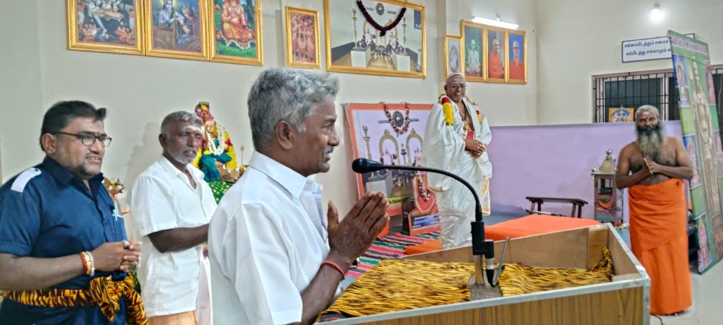 திருவாரூர் மாவட்டம் நன்னிலத்தில் உள்ள கைவல்ய நவநீத ஏகநாயகன் தியான மண்டபத்தில், பெரியபுராணத் தொடர் சொற்பொழிவு தொடக்க விழா கடந்த ஏப்ரல் 17-ஆம் தேதி வெள்ளிக்கிழமை மாலை மிகச் சிறப்பாக நடைபெற்றது.

வேளாக்குறிச்சி ஆதீனம் 18-வது குரு மகா சந்நிதானம் ஸ்ரீலஸ்ரீ சத்திய ஞான தேசிக பரமாச்சாரியார் சுவாமிகள் விழாவைத் துவக்கி வைத்து ஆசியுரை வழங்கினார். மடாதிபதி சுவாமி கோரக்ஷானந்தா முன்னிலை வகித்தார். சுவாமி தயானந்தா கல்லூரித் தமிழ் பேராசிரியர் டாக்டர் சுந்தர. சிவகுமார் அவர்கள் பக்தி ததும்பும் வகையில் முதல் சொற்பொழிவை நிகழ்த்தினார். சென்னை கைவல்ய நவநீத ஞான பெருமன்றம் ஏற்பாடு செய்திருந்த இந்நிகழ்வில், திரளான பக்தர்கள் கலந்துகொண்டு ஆன்மீகப் பயன் பெற்றனர். இனி வரும் காலங்களில் ஒவ்வொரு அமாவாசை தோறும் இச்சொற்பொழிவுத் தொடர் நடைபெறும் என அறிவிக்கப்பட்டுள்ளது.